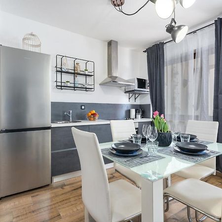 Apartments Ariana ウマグ エクステリア 写真