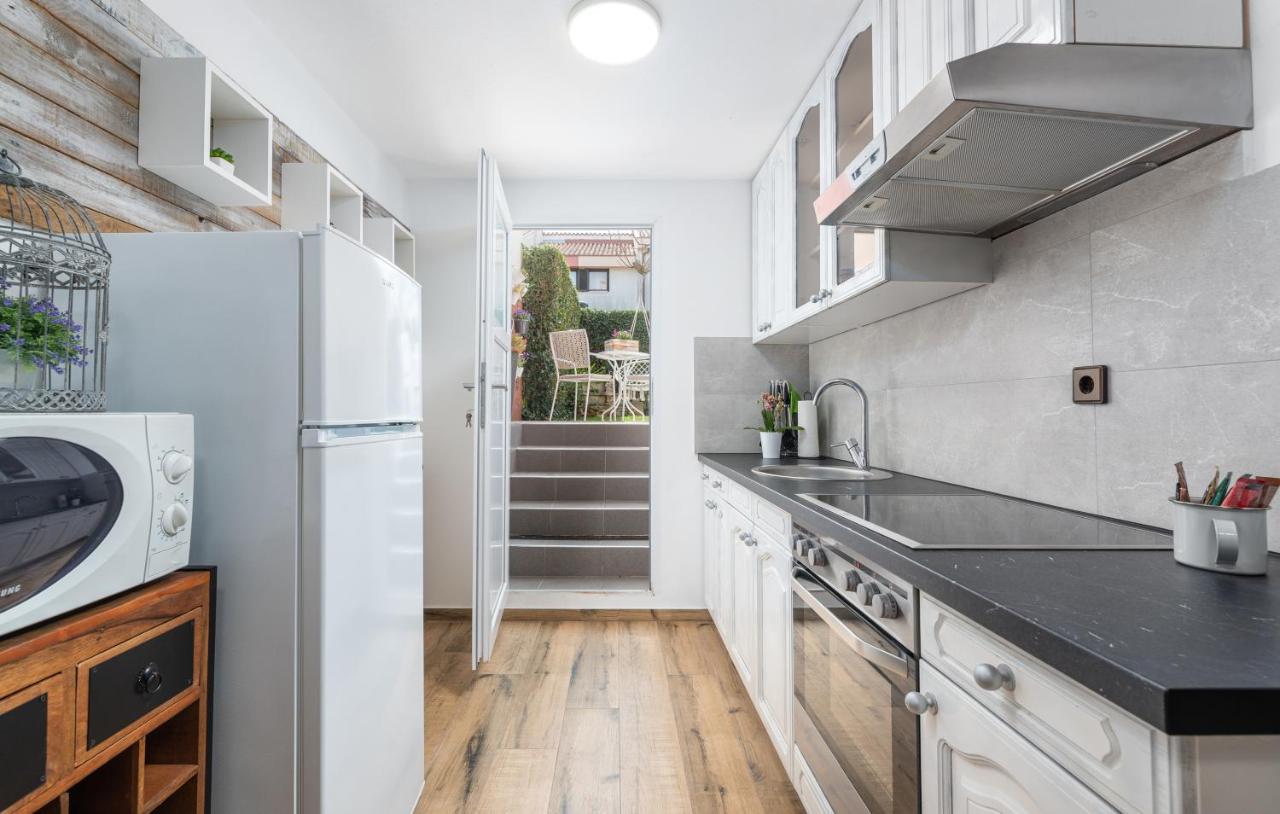Apartments Ariana ウマグ エクステリア 写真
