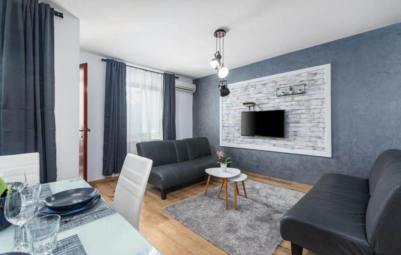 Apartments Ariana ウマグ エクステリア 写真