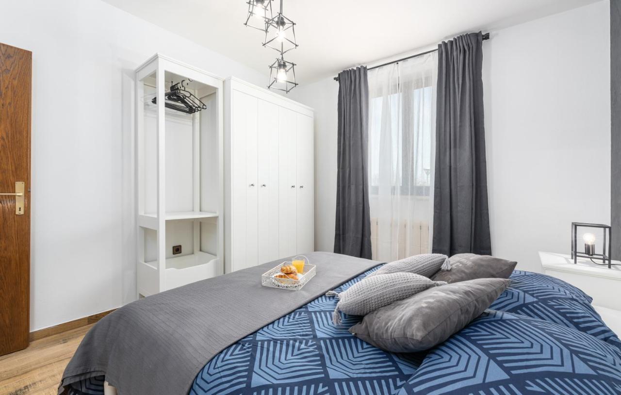 Apartments Ariana ウマグ エクステリア 写真